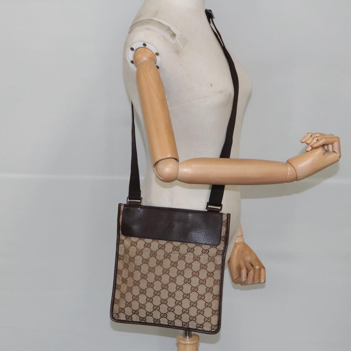 Gucci Gg Supreme Beige Canvas Shoulder Bag (Pre-Owned)