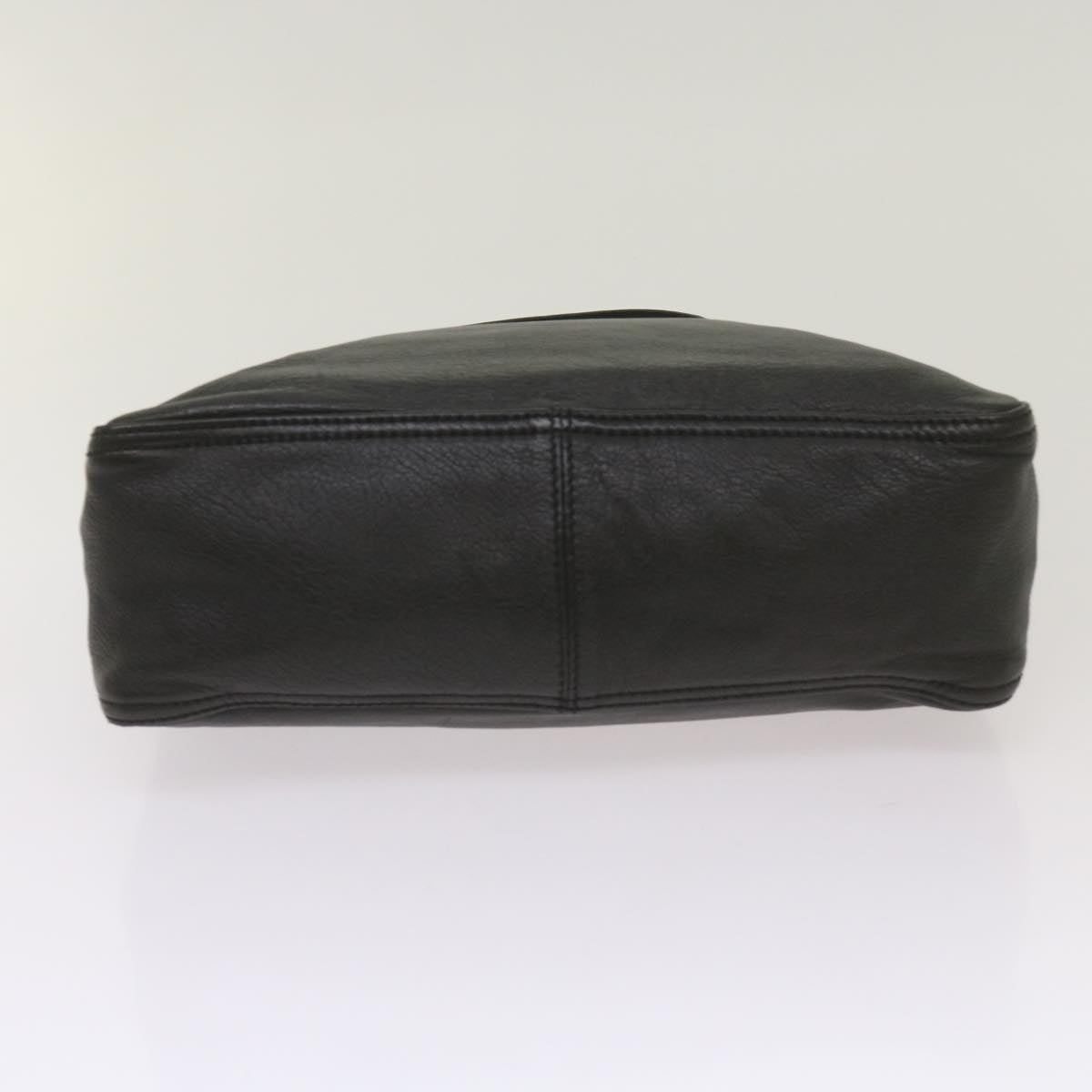 Fendi -- Black Leather Handbag (Pre-Owned)
