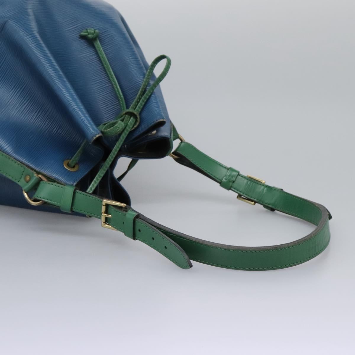 Louis Vuitton Noe Blue Leather Shoulder Bag (Pre-Owned)