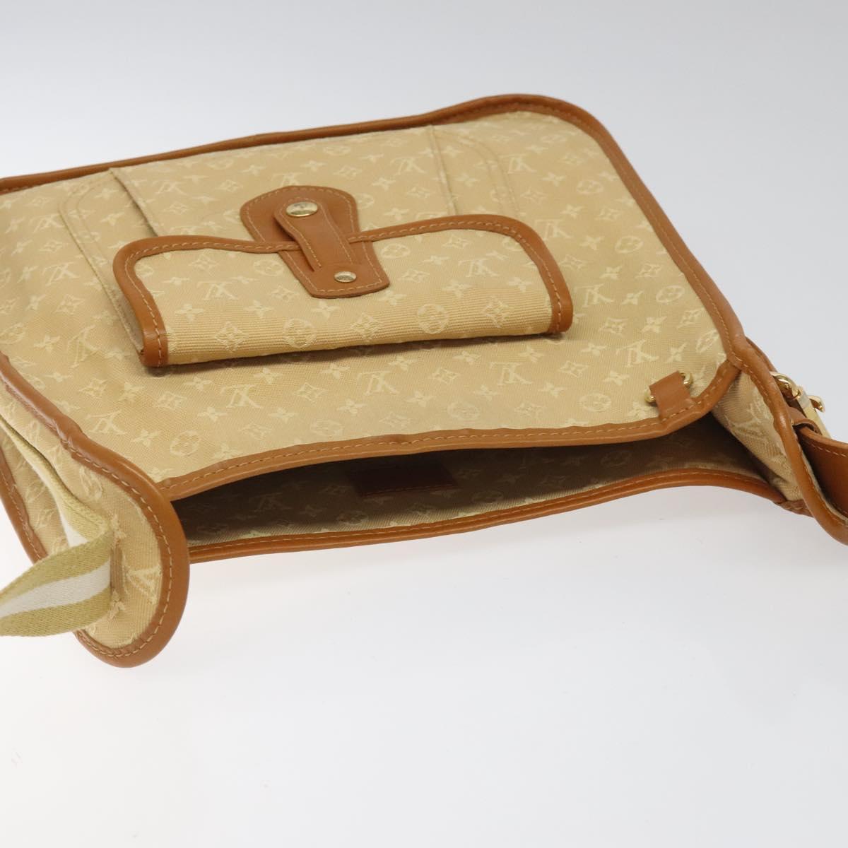 Louis Vuitton Mary Kate Beige Canvas Shoulder Bag (Pre-Owned)