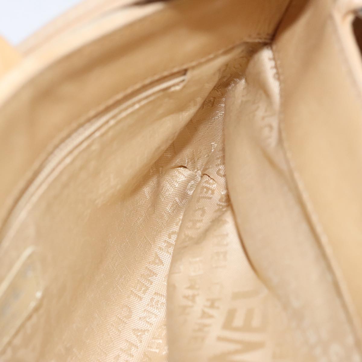Chanel Chocolate Bar Beige Suede Shoulder Bag (Pre-Owned)
