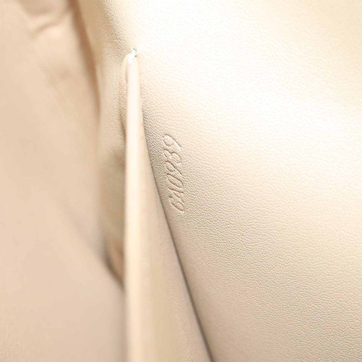 Louis Vuitton Thompson Street Beige Patent Leather Shoulder Bag (Pre-Owned)