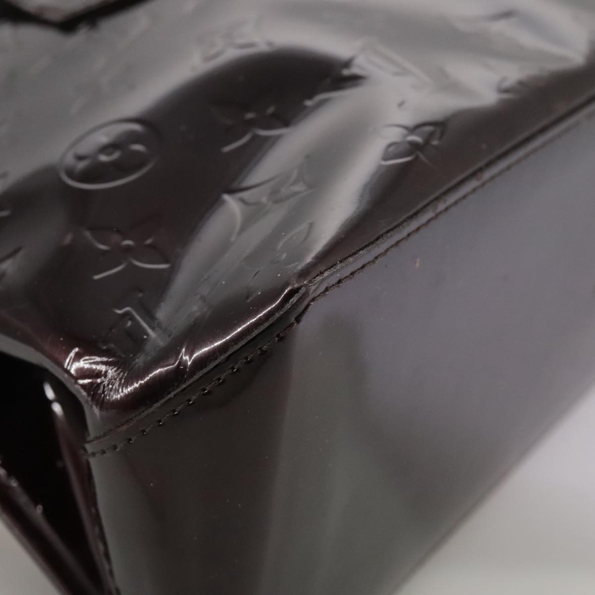 Louis Vuitton Wilshire Burgundy Patent Leather Handbag (Pre-Owned)