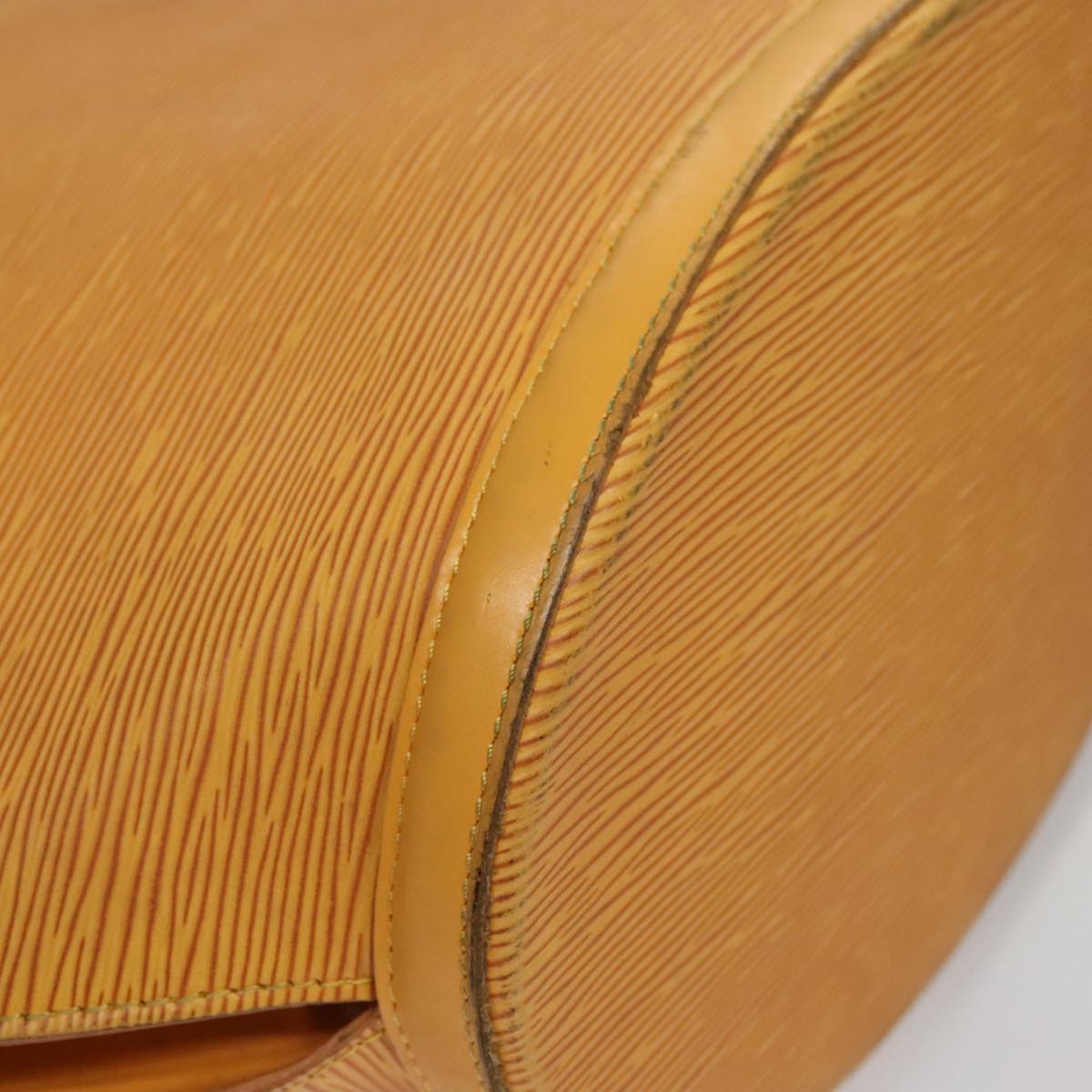 Louis Vuitton Saint Jacques Yellow Leather Shoulder Bag (Pre-Owned)