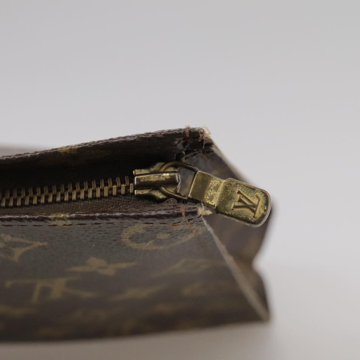 Louis Vuitton Trousse De Toilette Brown Canvas Clutch Bag (Pre-Owned)