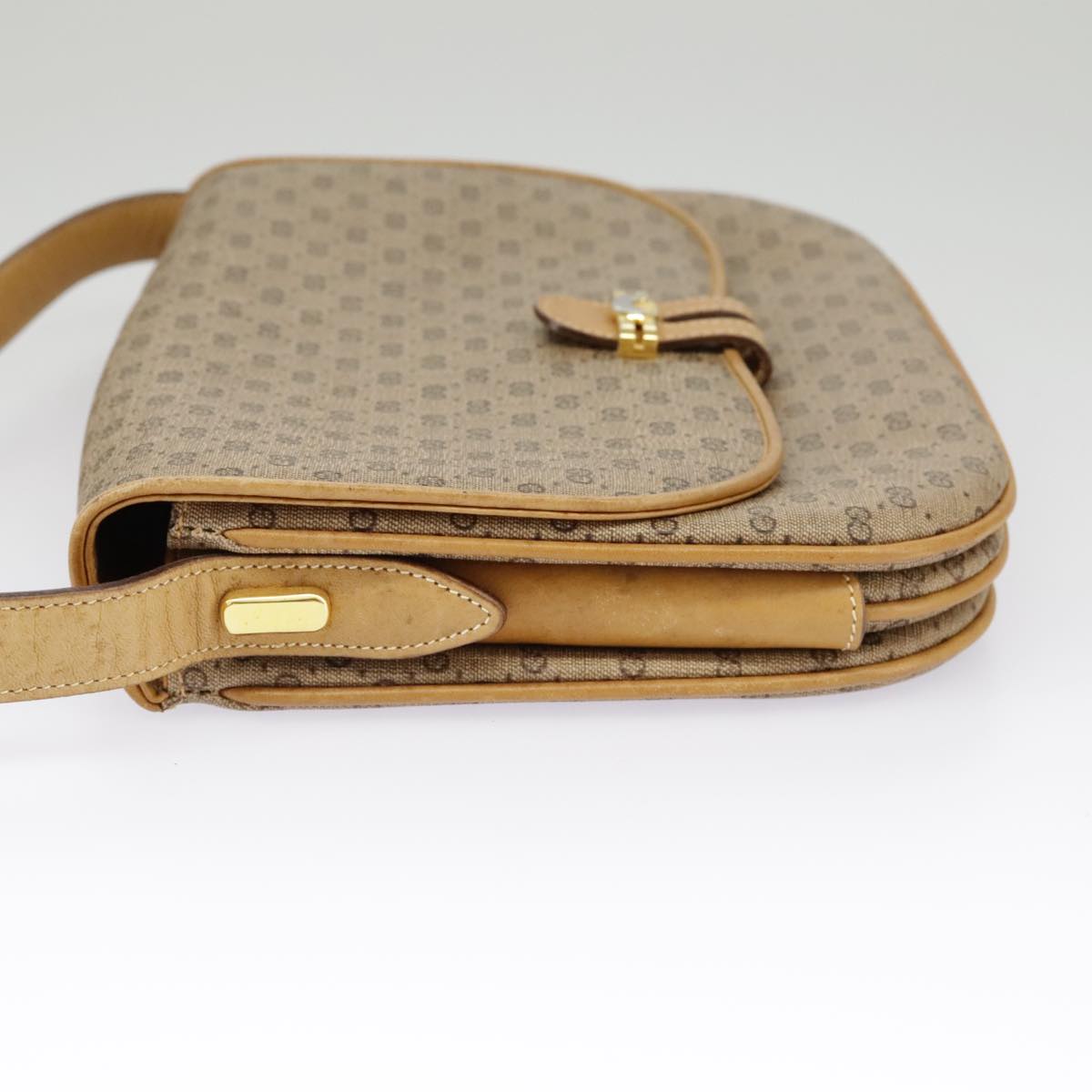 Gucci Micro Small Gg Canvas Beige Canvas Shoulder Bag (Pre-Owned)