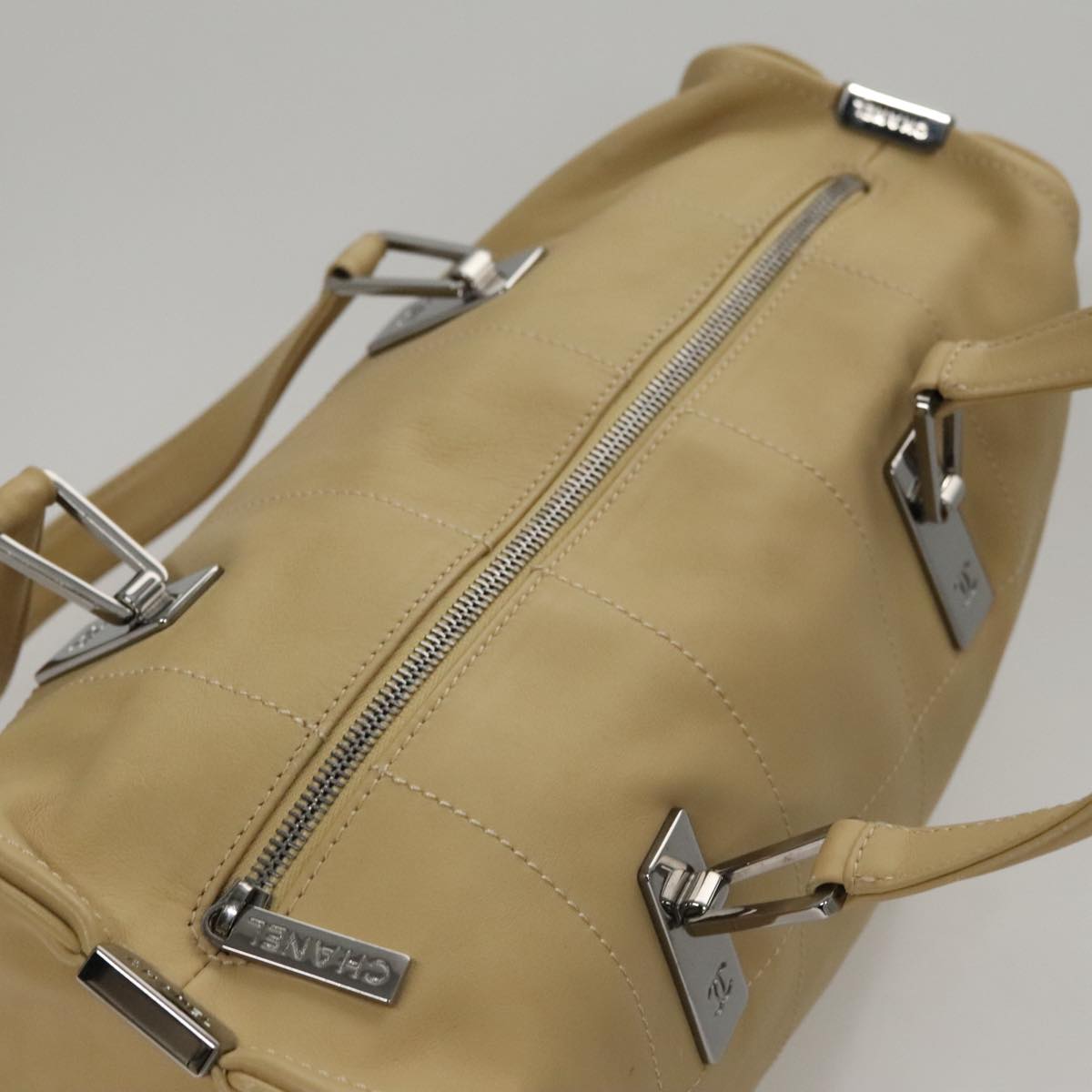 Chanel Chocolate Bar Beige Leather Handbag (Pre-Owned)