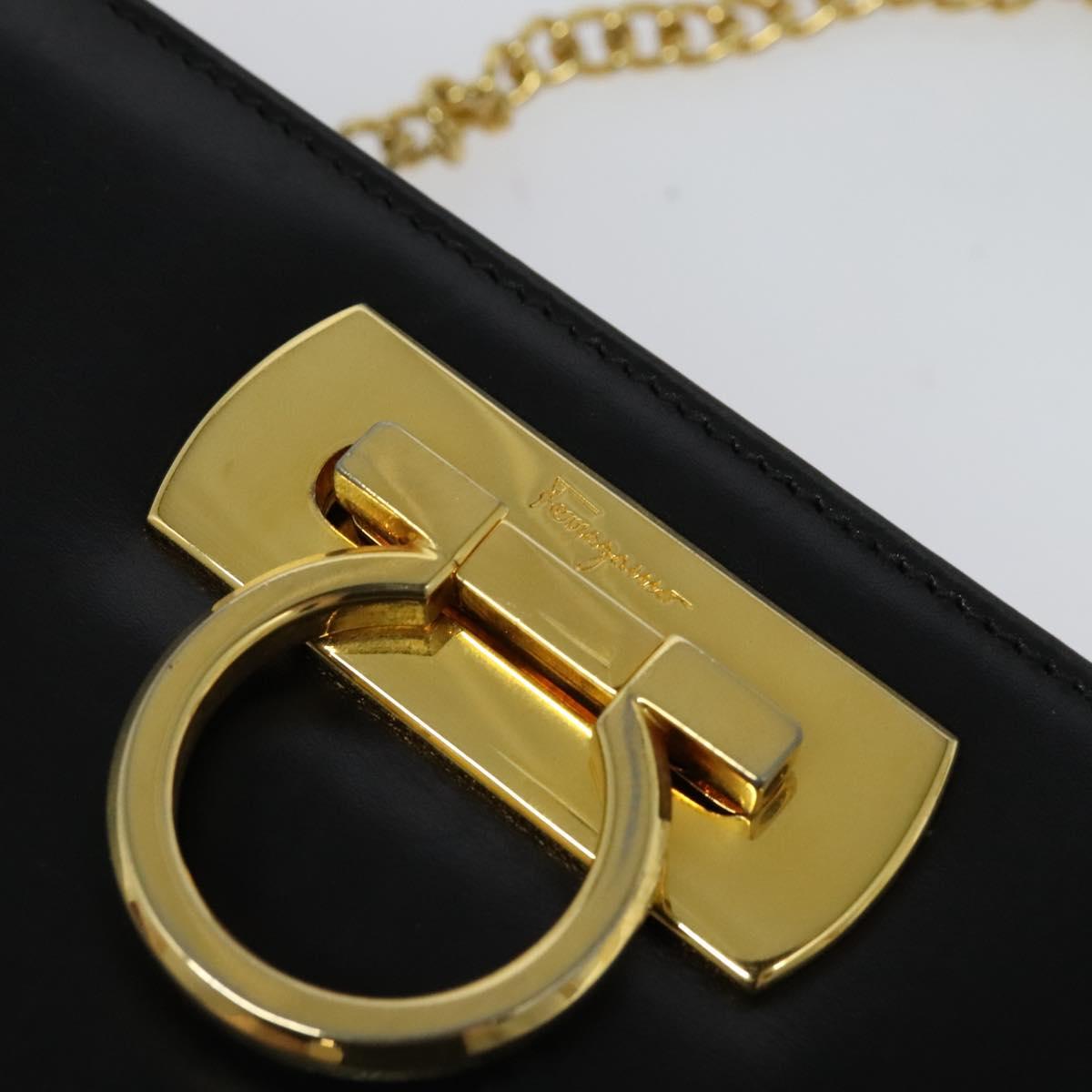 Salvatore Ferragamo Gancini Black Leather Shoulder Bag (Pre-Owned)