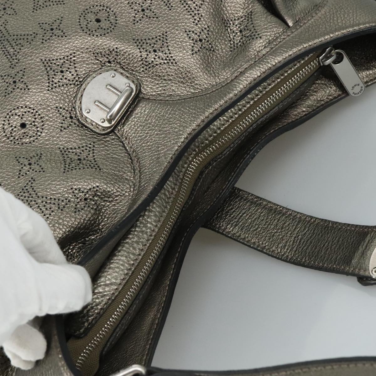 Louis Vuitton Xs Silver Leather Shoulder Bag (Pre-Owned)