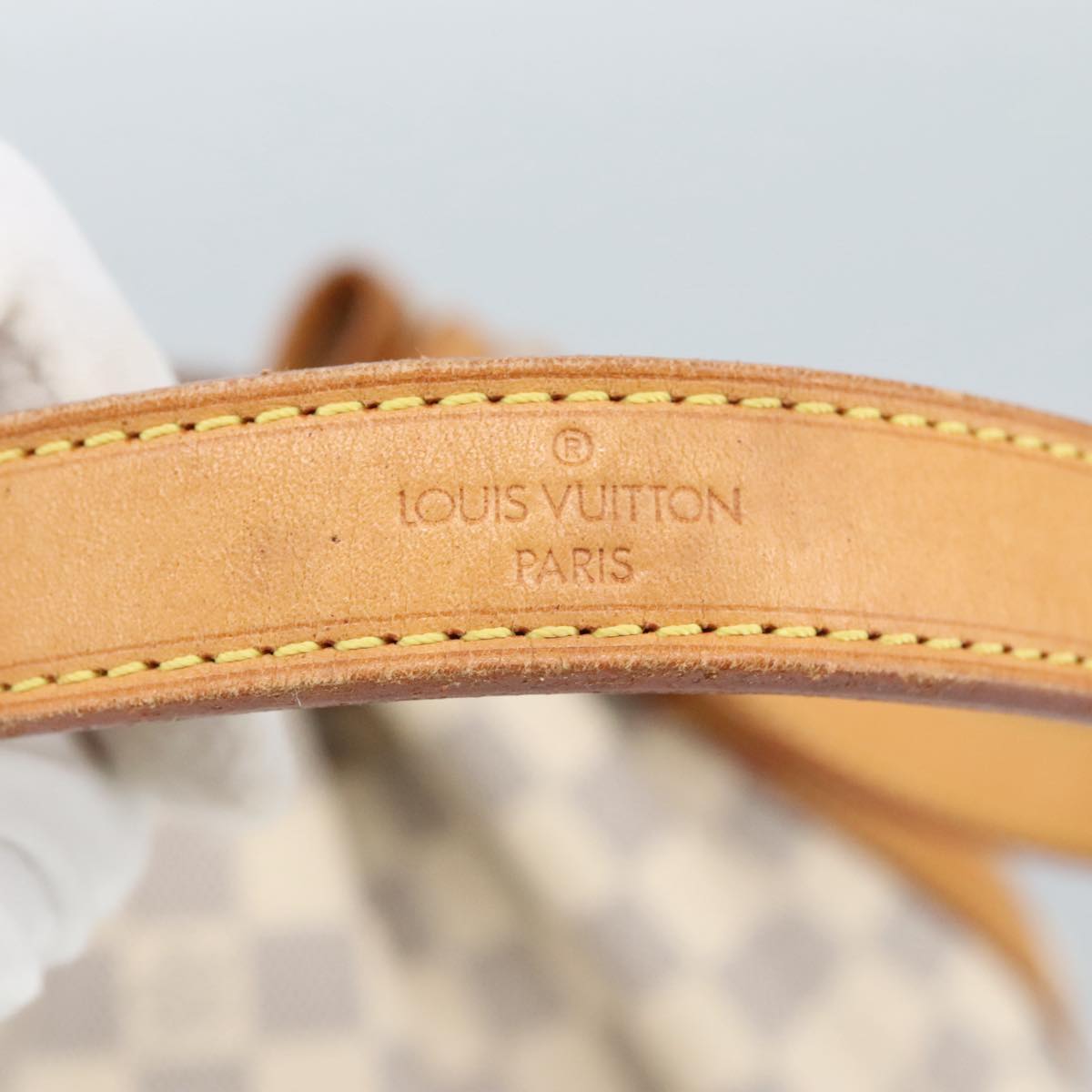 Louis Vuitton Noe White Canvas Shoulder Bag (Pre-Owned)