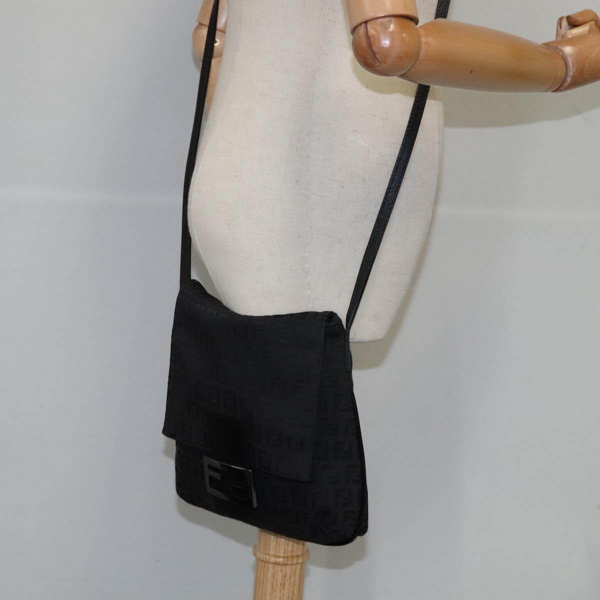Fendi Mamma Baguette Black Canvas Shoulder Bag (Pre-Owned)