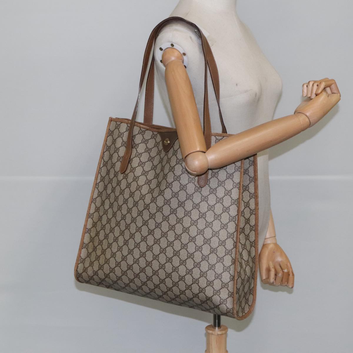 Gucci Cabas Beige Canvas Tote Bag (Pre-Owned)