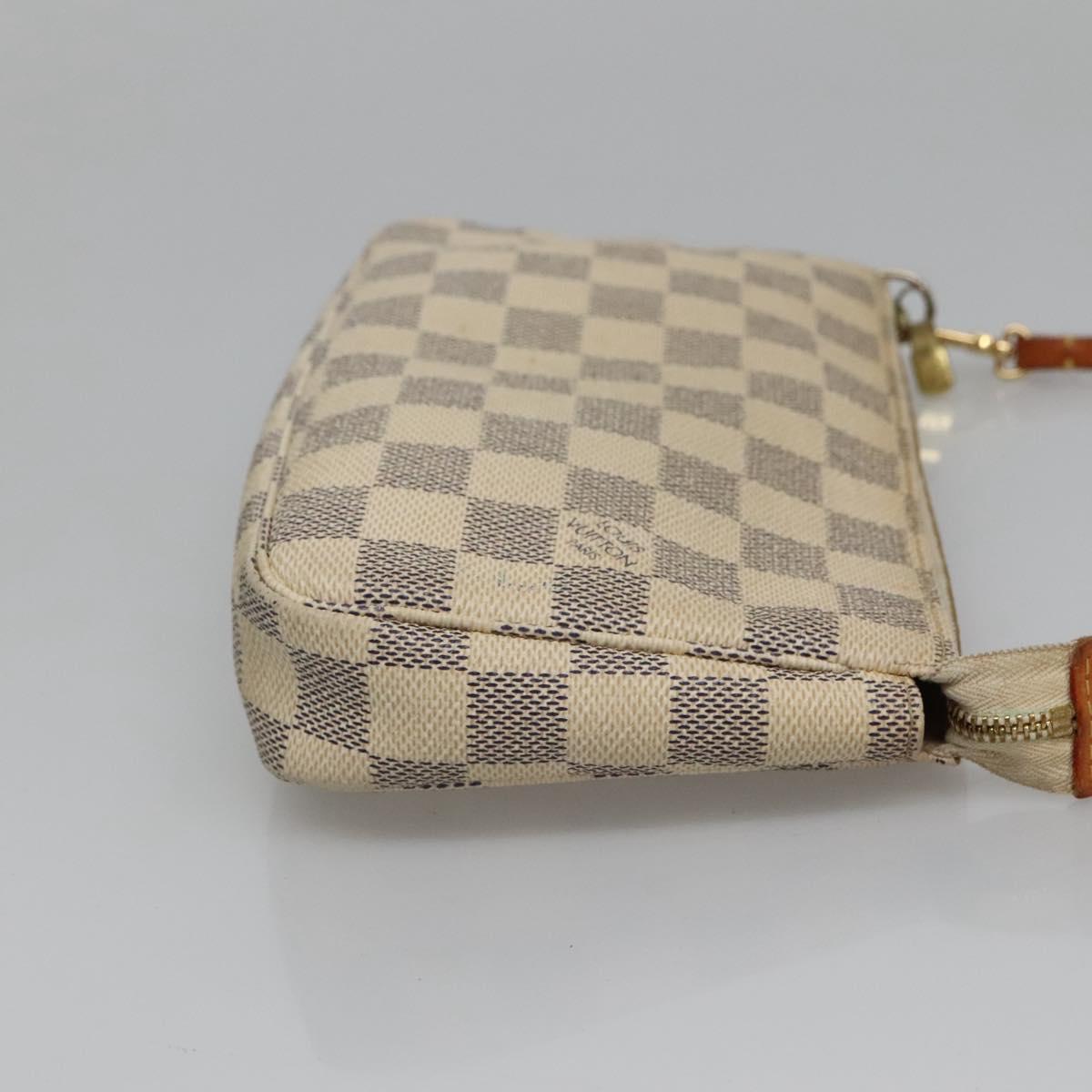 Louis Vuitton Pochette Accessoire White Canvas Clutch Bag (Pre-Owned)