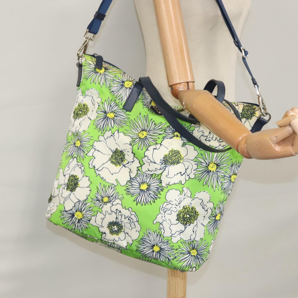 Prada Re-Nylon Green Synthetic Handbag (Pre-Owned)