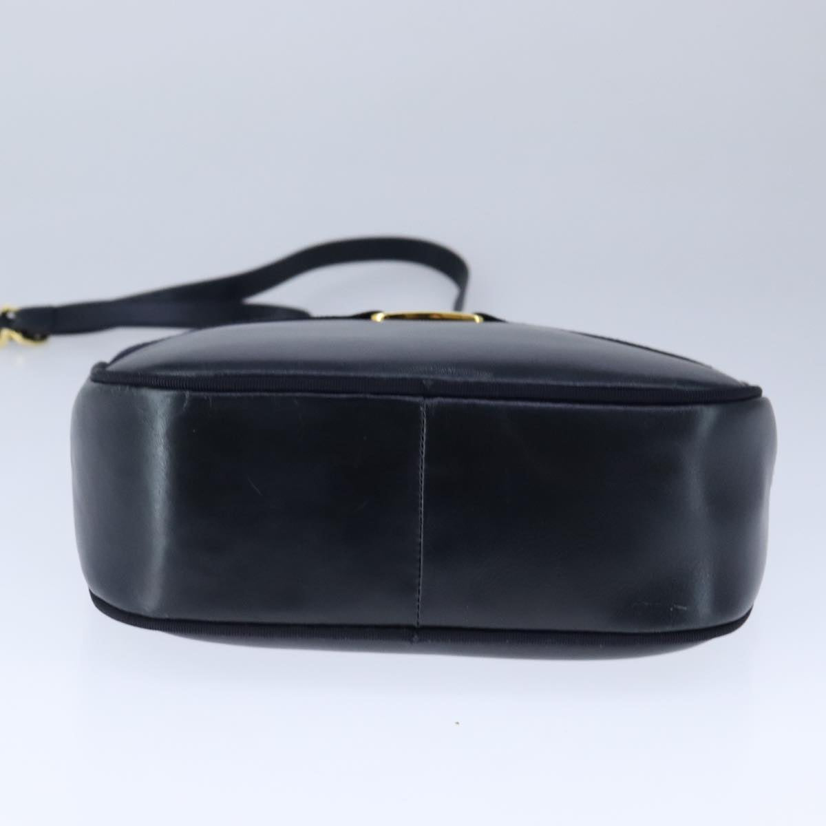 Salvatore Ferragamo Vara Navy Leather Shoulder Bag (Pre-Owned)