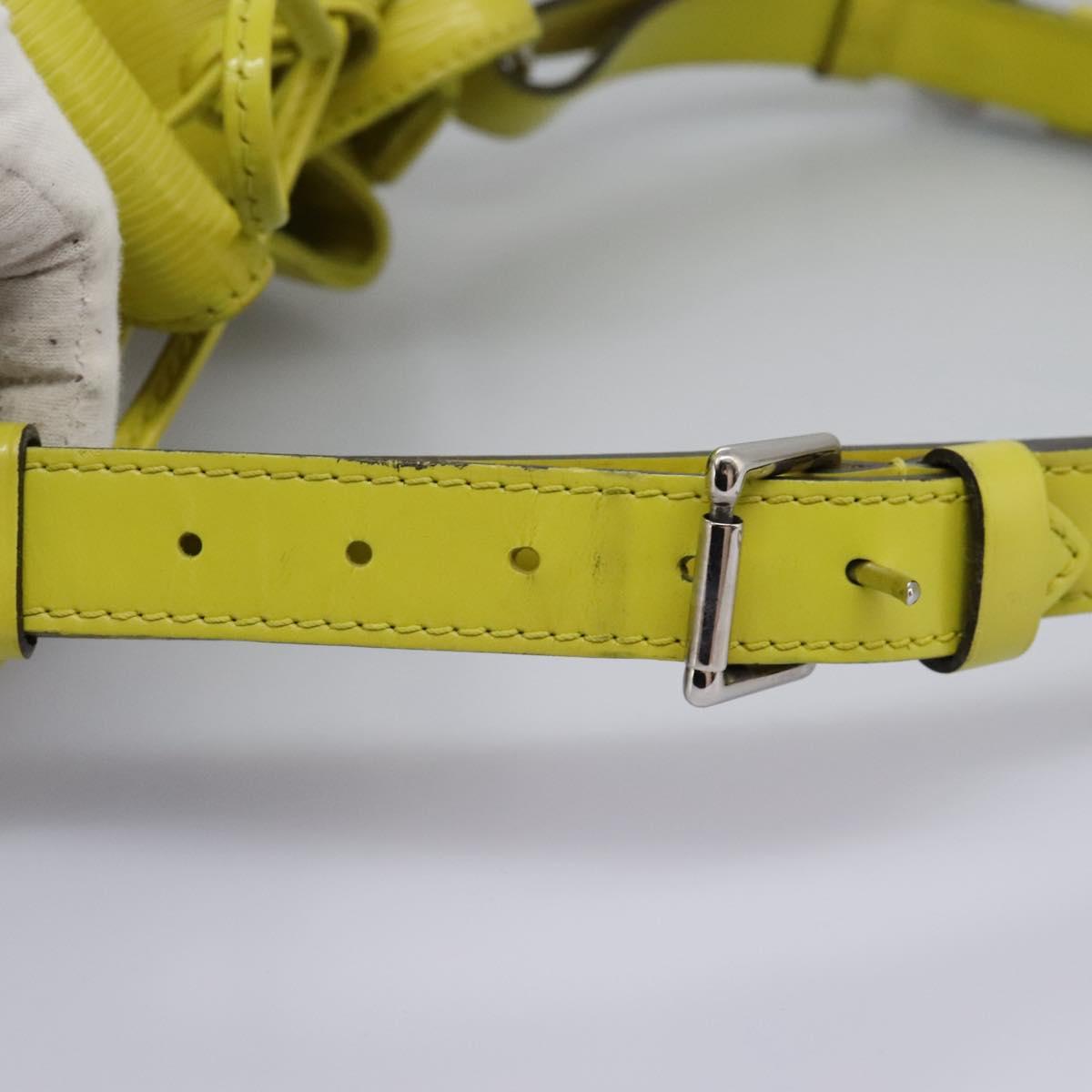 Louis Vuitton Petit Noé Green Leather Shoulder Bag (Pre-Owned)