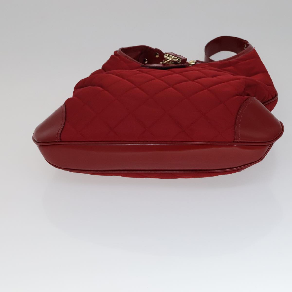 Burberry Shoulder Bag Red Synthetic Shoulder Bag (Pre-Owned)