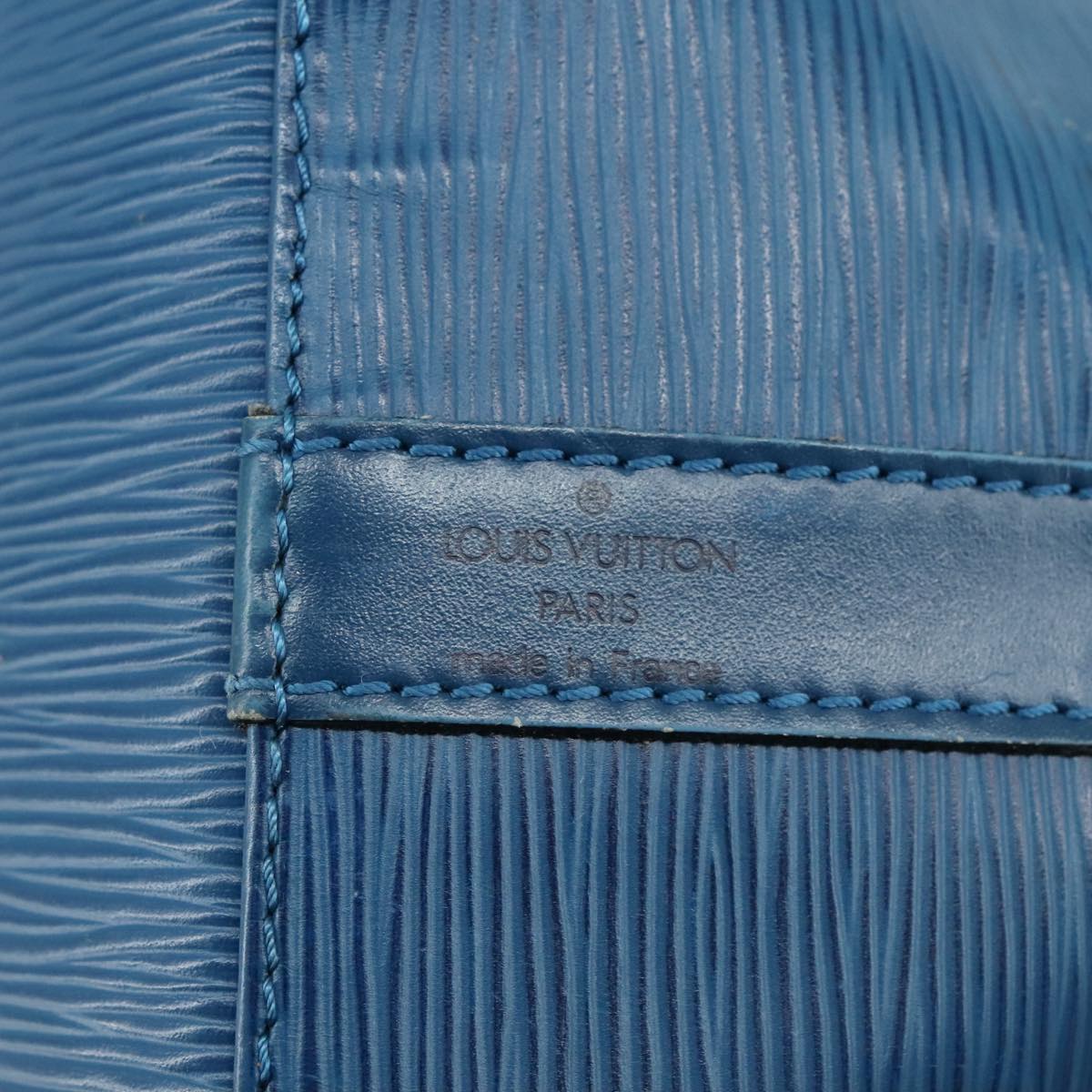 Louis Vuitton Noé Blue Leather Shoulder Bag (Pre-Owned)