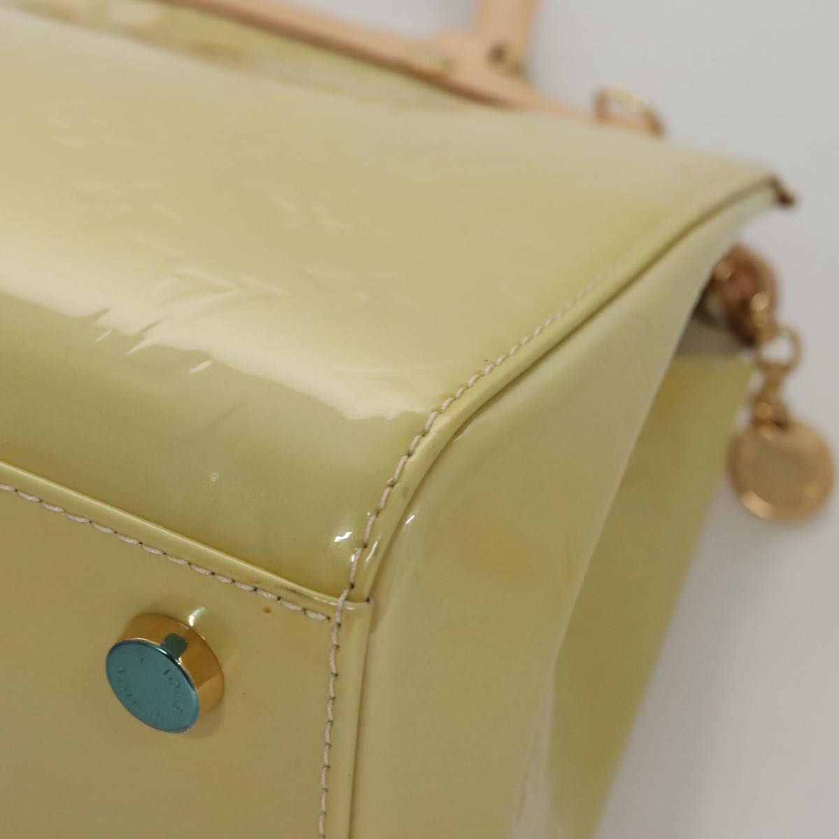 Louis Vuitton Blair Beige Patent Leather Handbag (Pre-Owned)