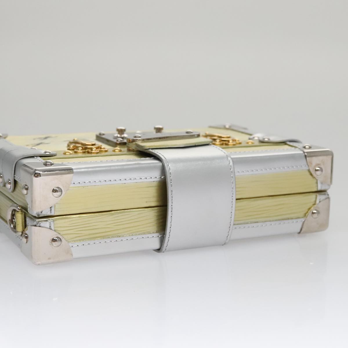 Louis Vuitton Petit Malle Silver Leather Shoulder Bag (Pre-Owned)