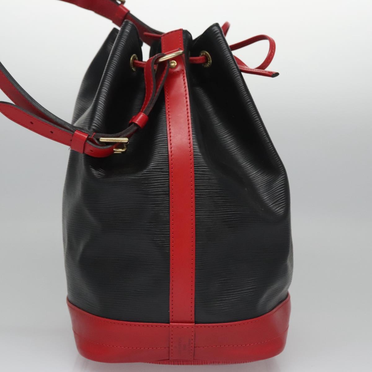Louis Vuitton Noe Black Leather Shoulder Bag (Pre-Owned)