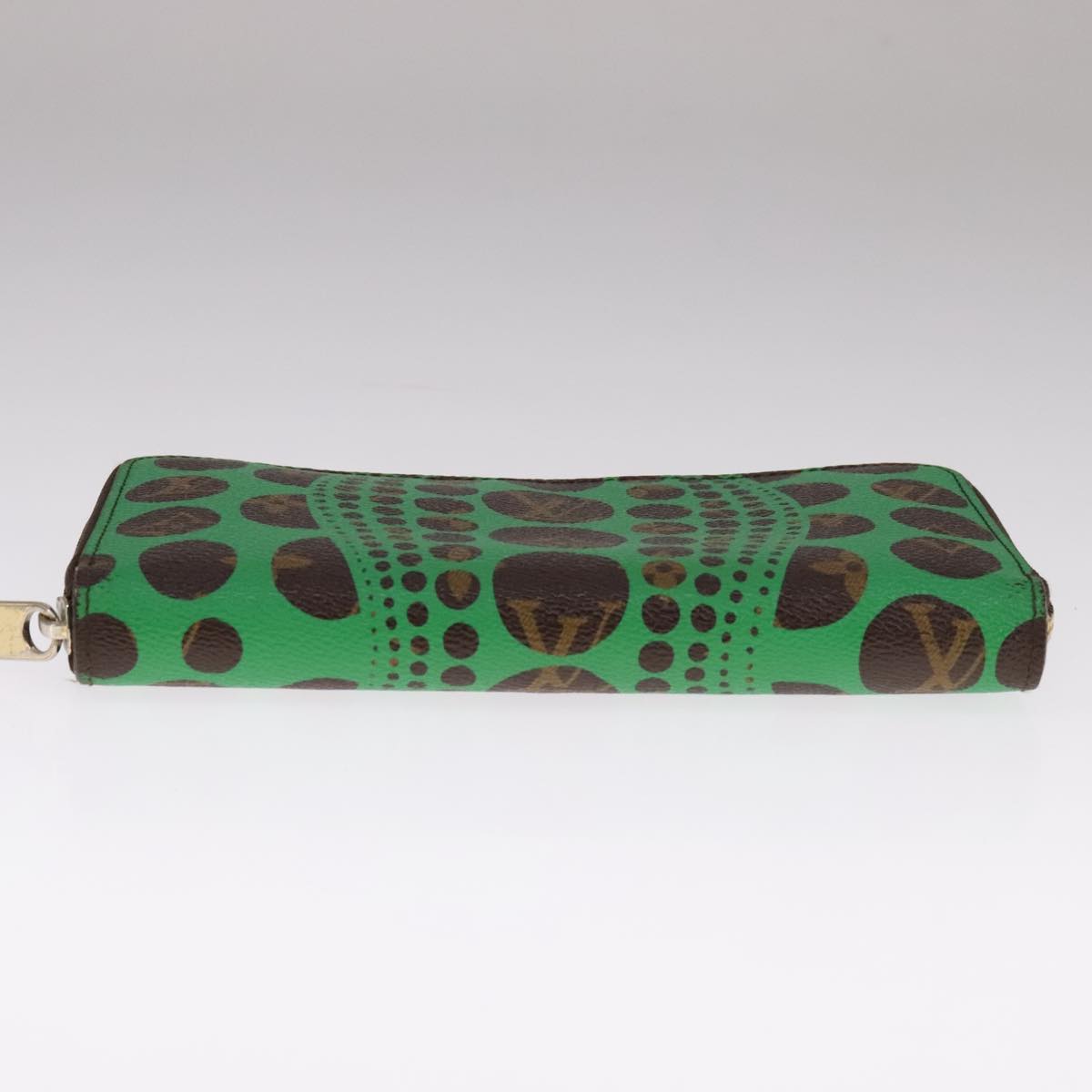 Louis Vuitton Zippy Wallet Green Canvas Wallet (Pre-Owned)
