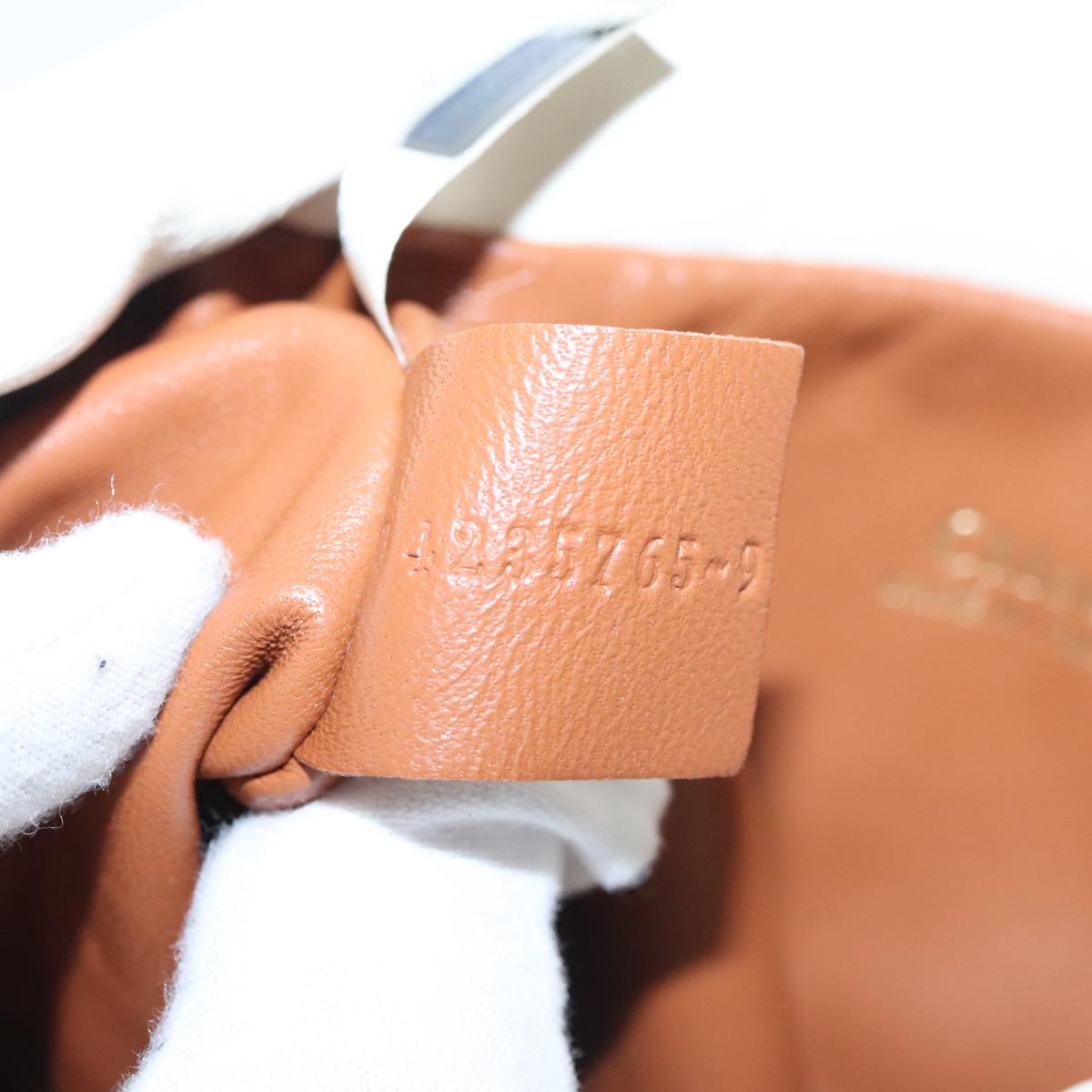 Chloé White Leather Handbag (Pre-Owned)