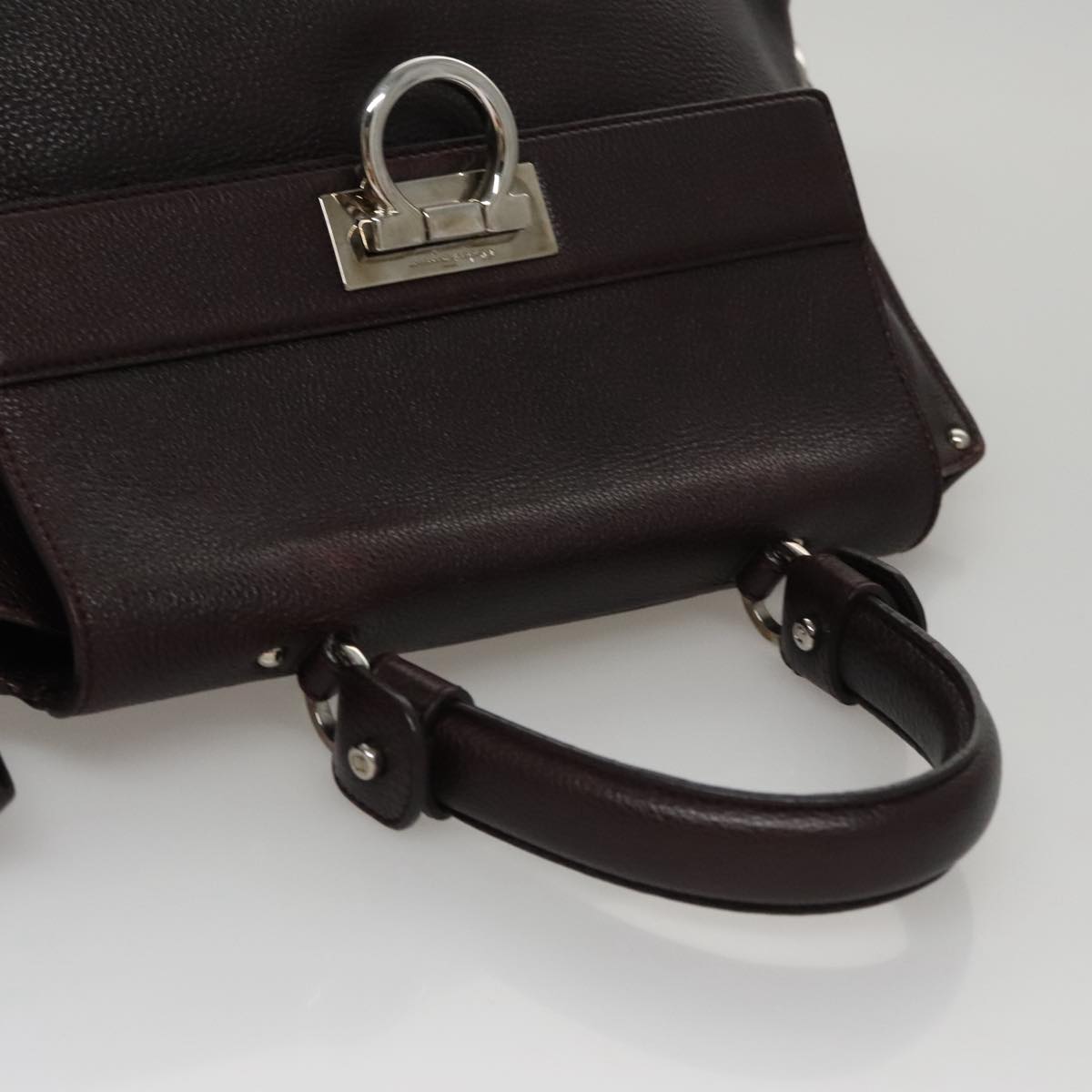 Salvatore Ferragamo Sofia Burgundy Leather Handbag (Pre-Owned)