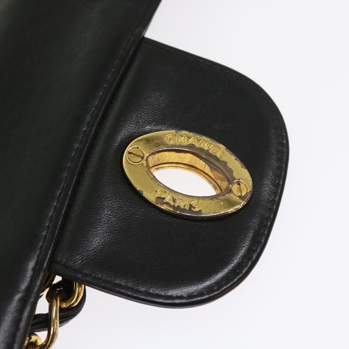 Chanel Black Leather Shoulder Bag (Pre-Owned)