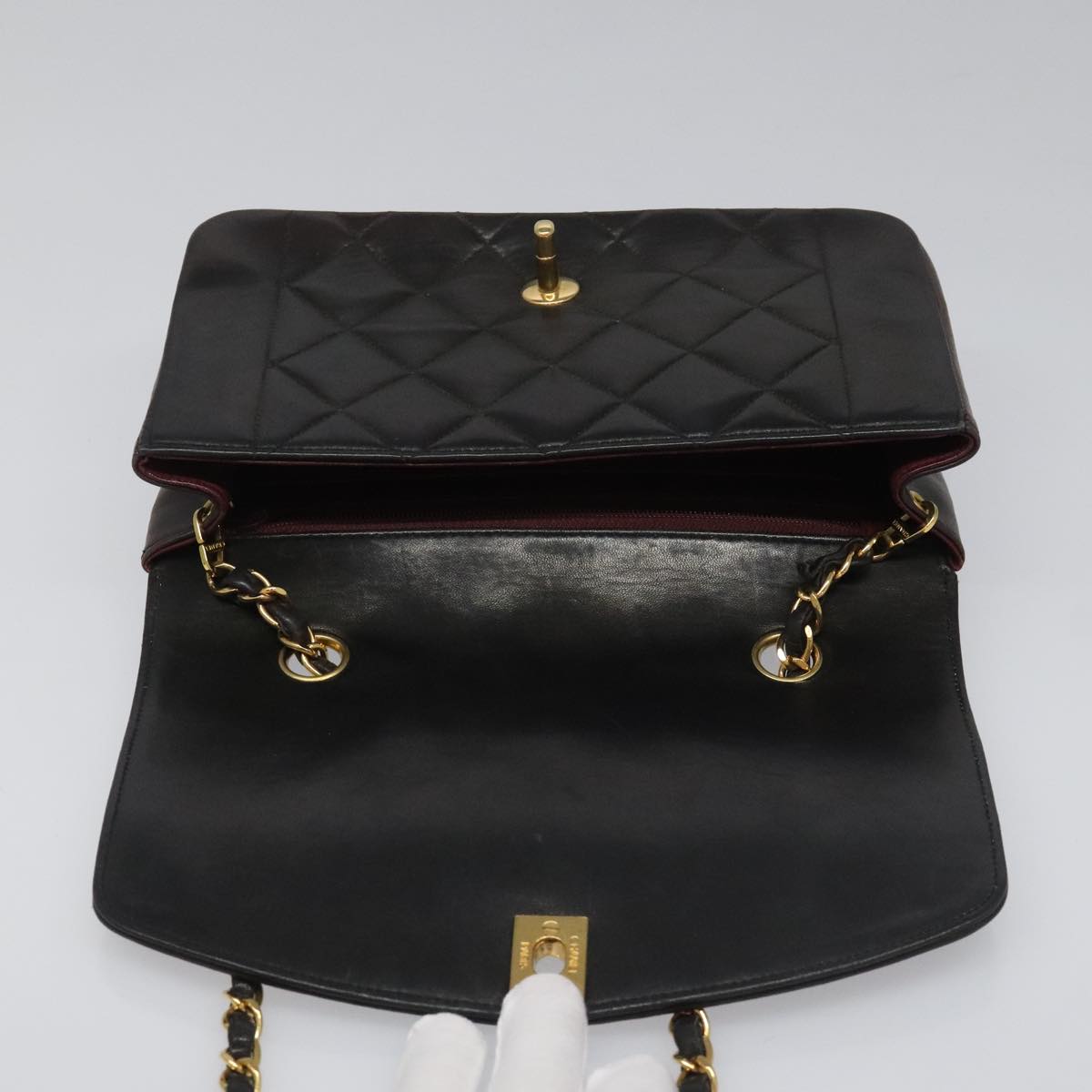 Chanel Diana Black Leather Shoulder Bag (Pre-Owned)