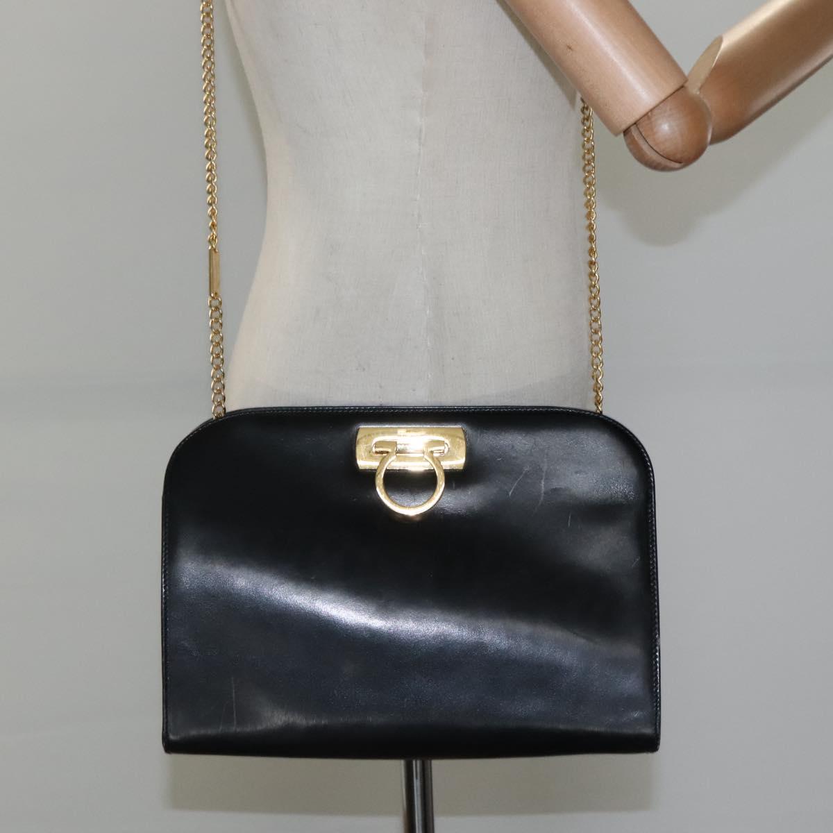 Salvatore Ferragamo Gancini Black Leather Shoulder Bag (Pre-Owned)