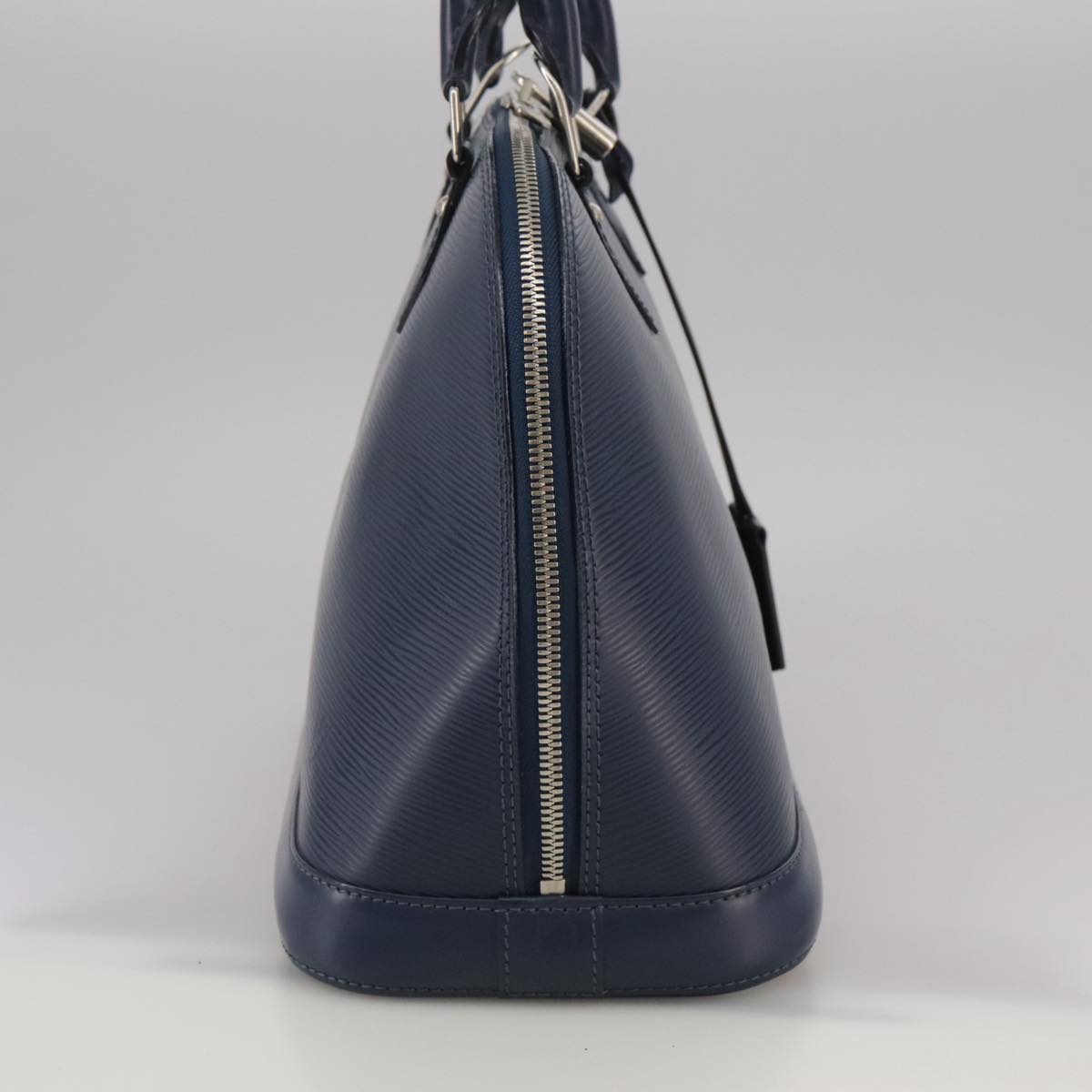 Louis Vuitton Alma Black Leather Handbag (Pre-Owned)