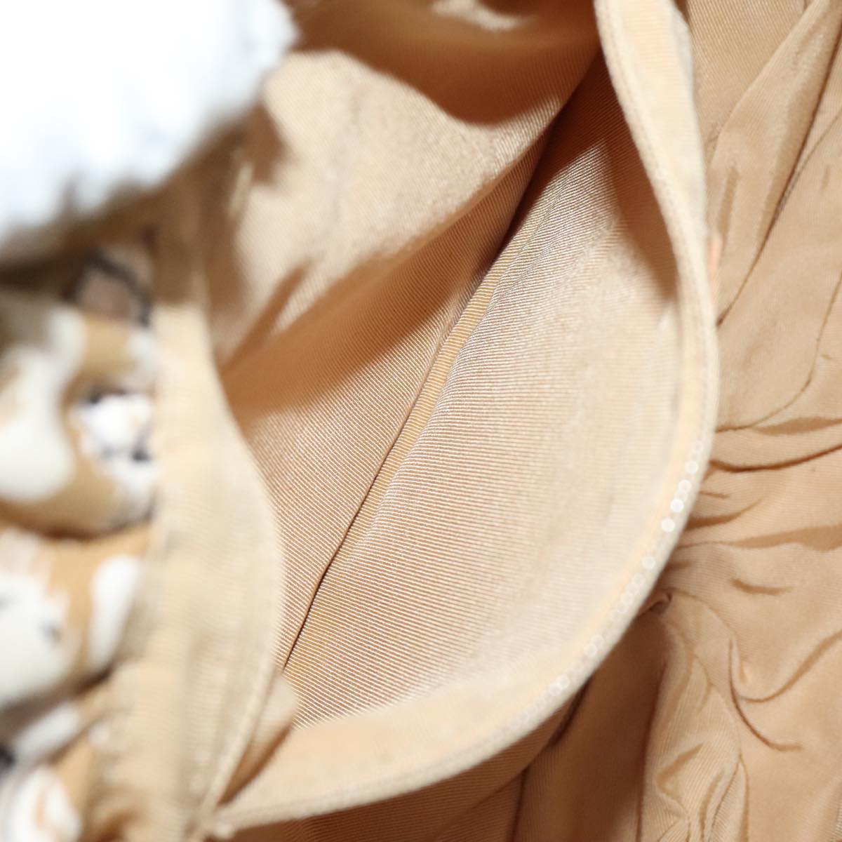 Chanel Camélia Beige Canvas Handbag (Pre-Owned)