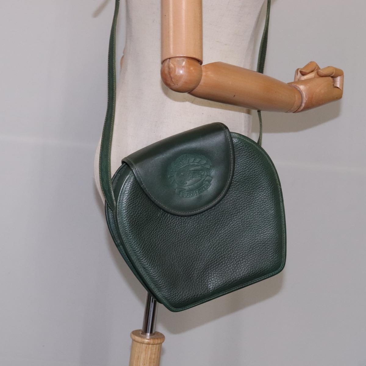 Burberry Green Leather Shoulder Bag (Pre-Owned)