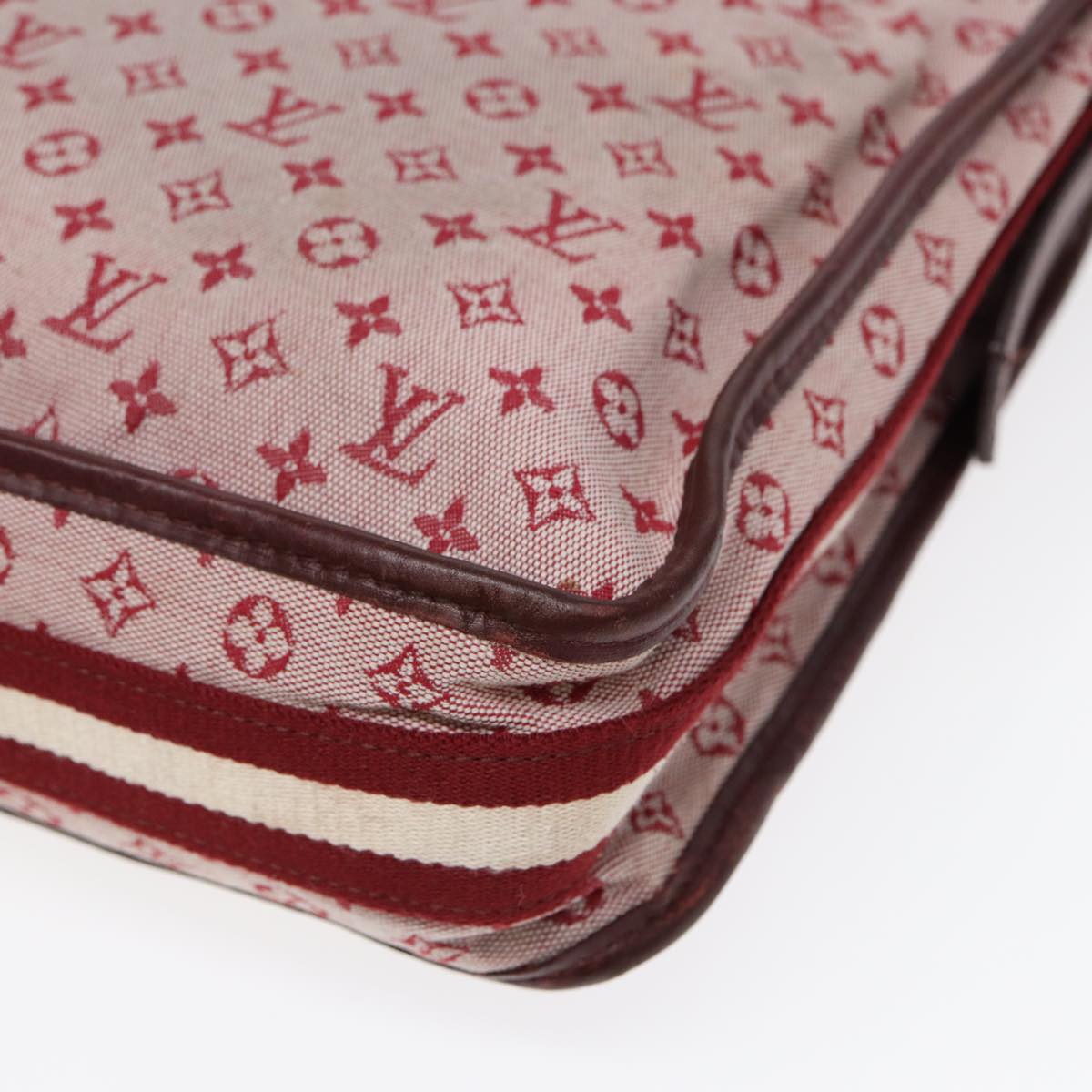 Louis Vuitton Besace Pink Canvas Shoulder Bag (Pre-Owned)