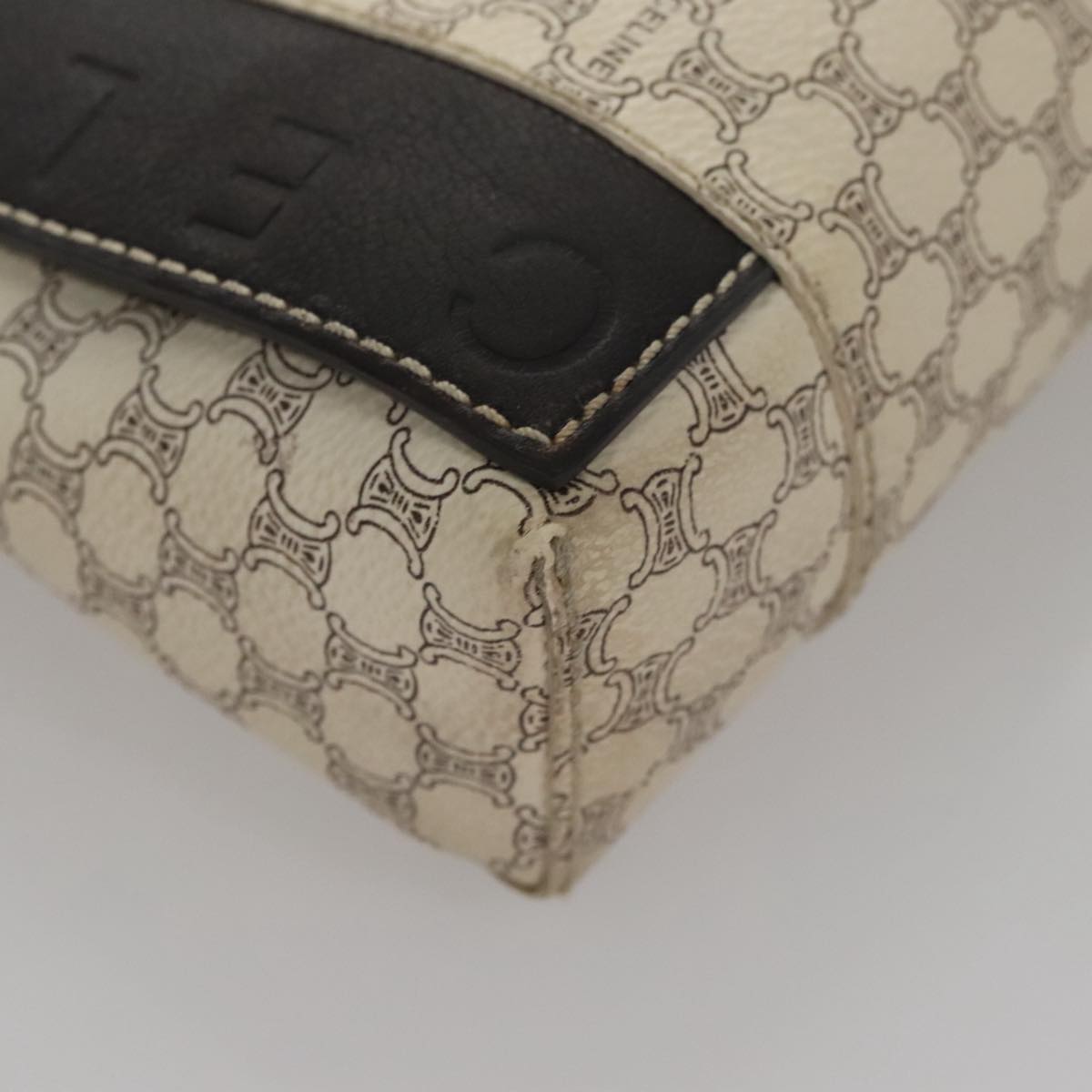 Céline Macadam White Canvas Handbag (Pre-Owned)