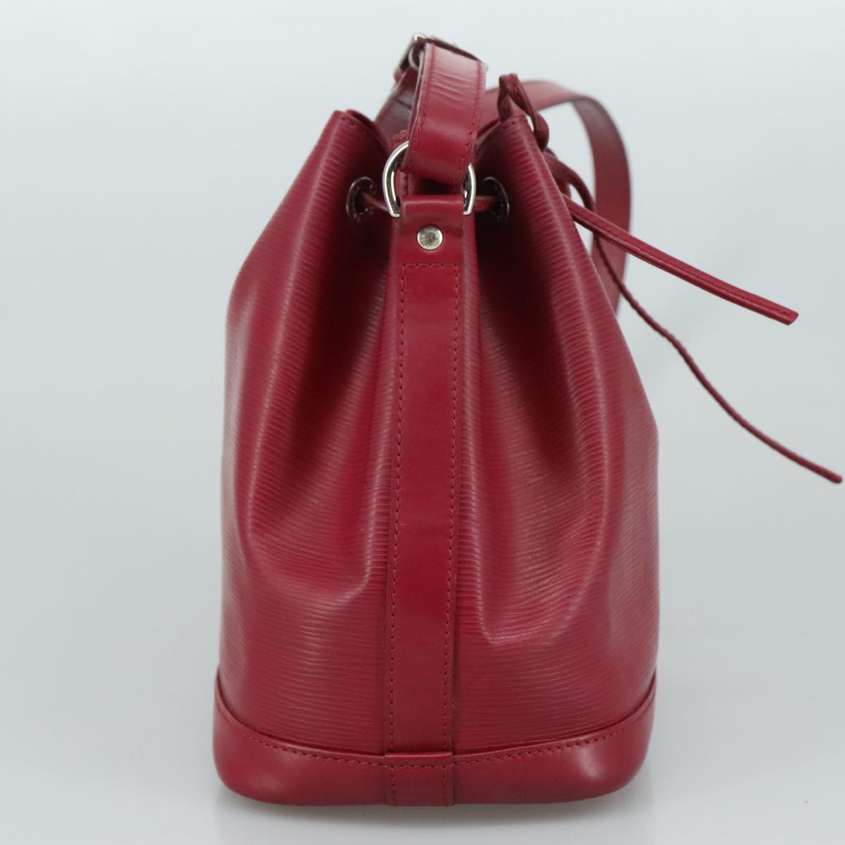 Louis Vuitton Noé Bb Burgundy Leather Shoulder Bag (Pre-Owned)
