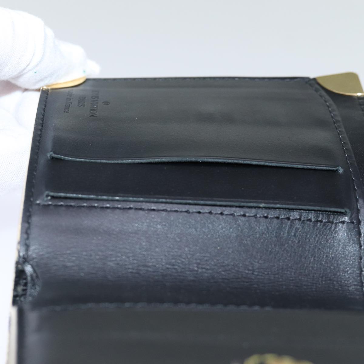 Louis Vuitton Suhari Black Leather Wallet (Pre-Owned)