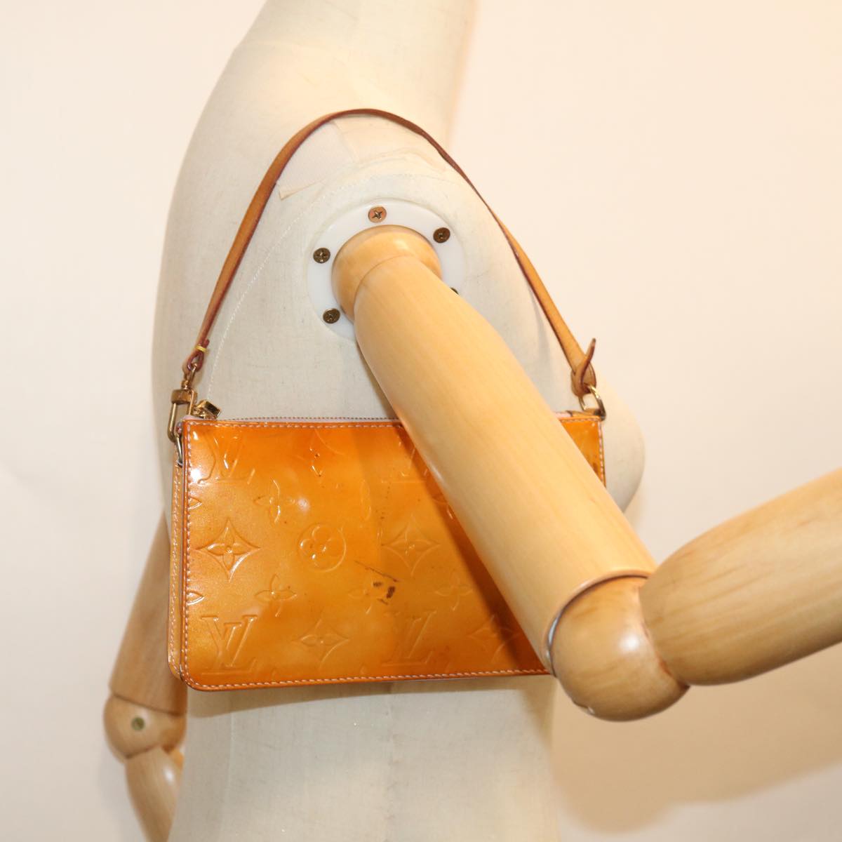 Louis Vuitton Pochette Brown Patent Leather Handbag (Pre-Owned)