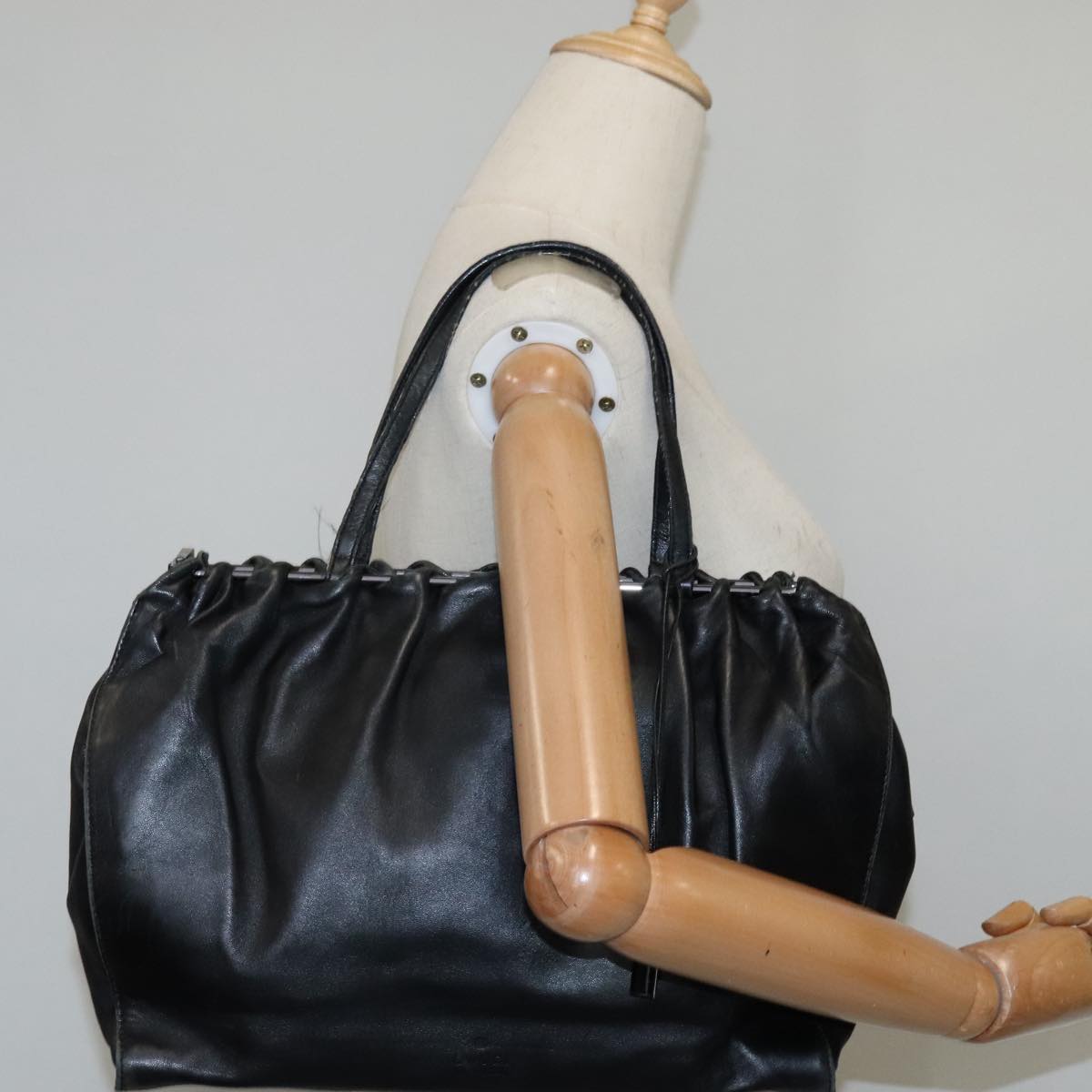 Prada Black Leather Handbag (Pre-Owned)