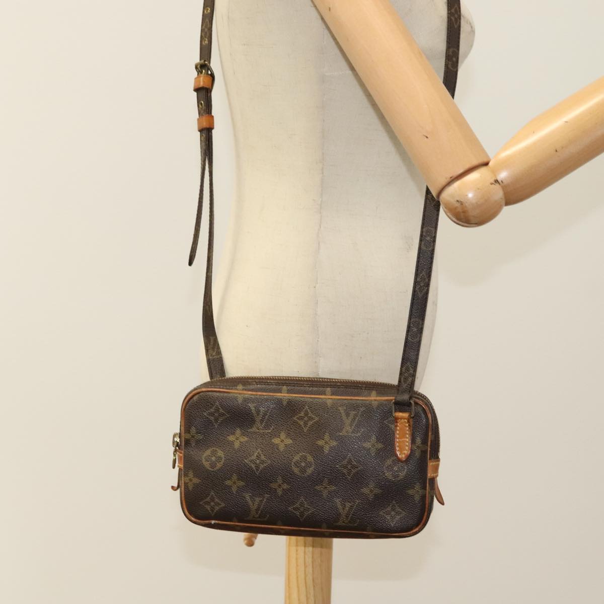 Louis Vuitton Marly Brown Canvas Shoulder Bag (Pre-Owned)