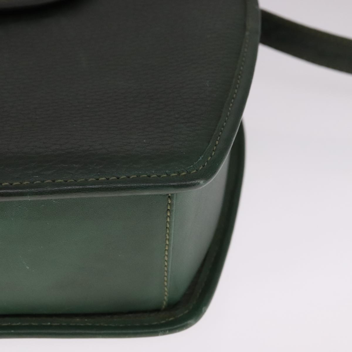 Burberry Green Leather Shoulder Bag (Pre-Owned)