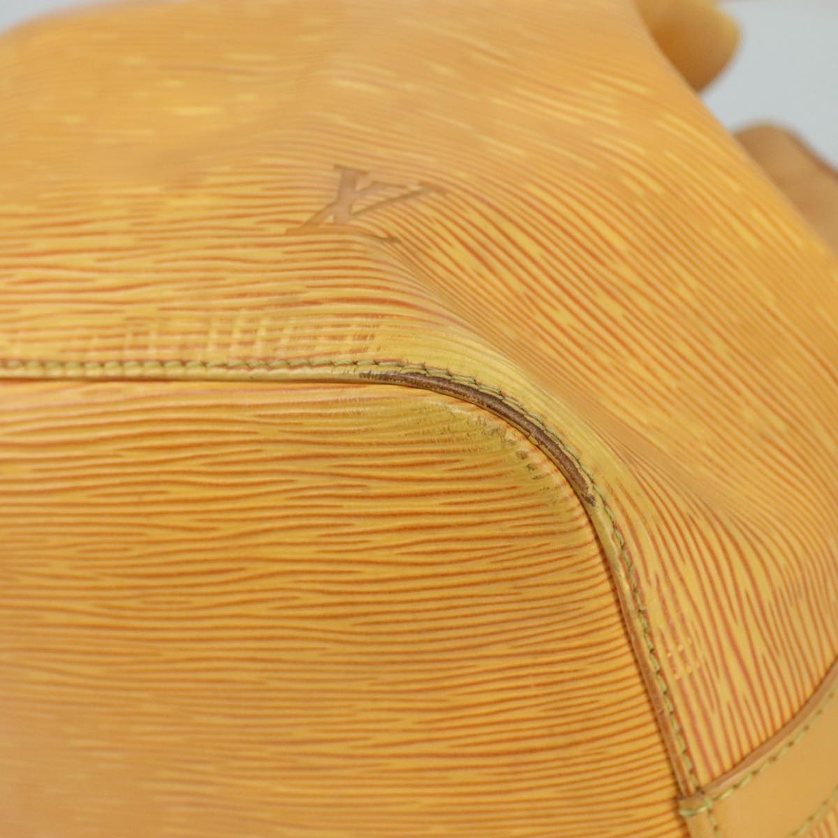 Louis Vuitton Noé Pm Yellow Leather Shoulder Bag (Pre-Owned)