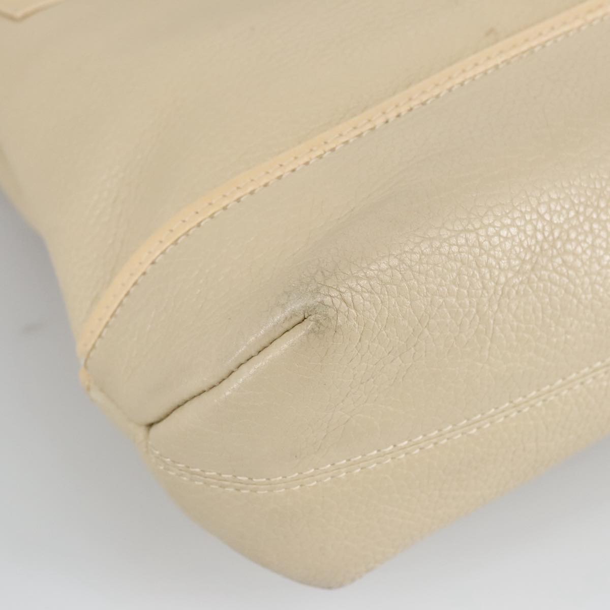 Bally Beige Leather Handbag (Pre-Owned)