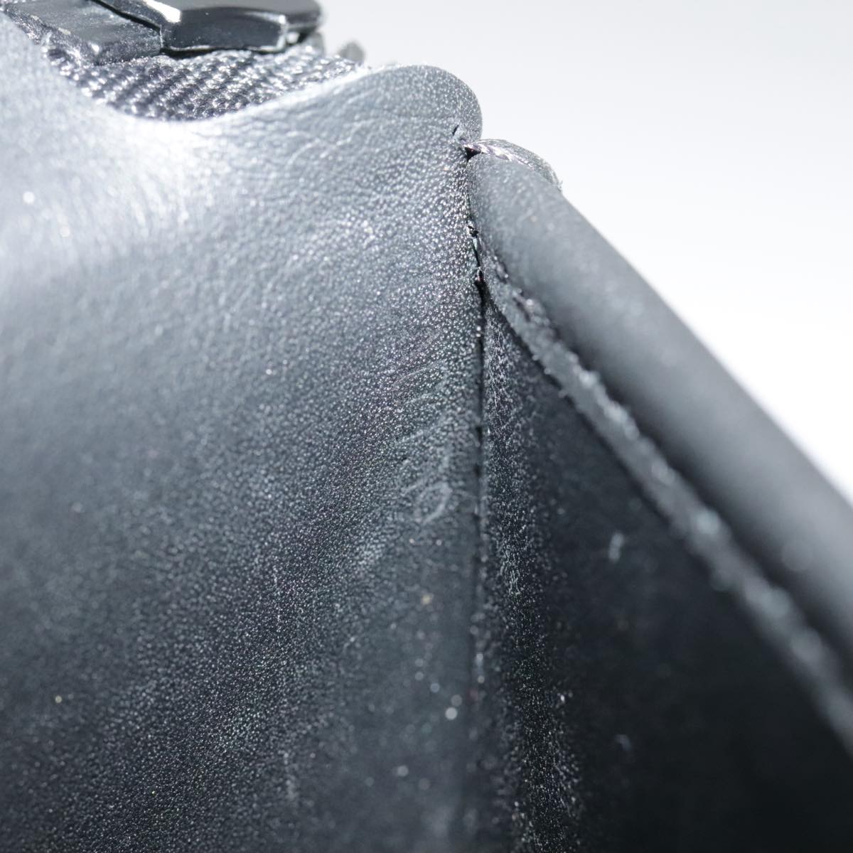 Louis Vuitton Zippy Wallet Vertical Black Leather Wallet (Pre-Owned)