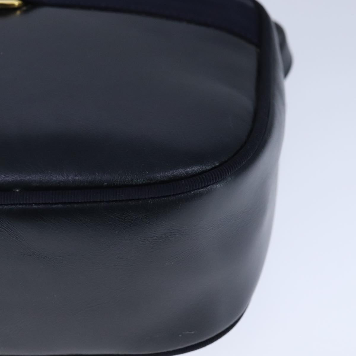 Salvatore Ferragamo Vara Navy Leather Shoulder Bag (Pre-Owned)