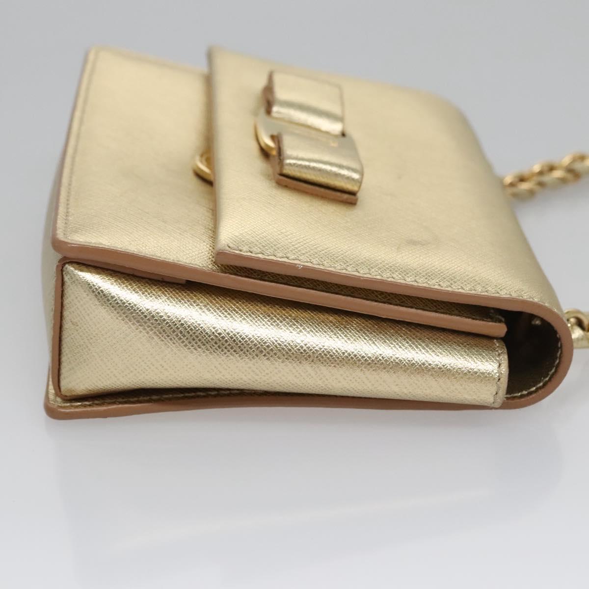 Salvatore Ferragamo Vara Gold Leather Shoulder Bag (Pre-Owned)