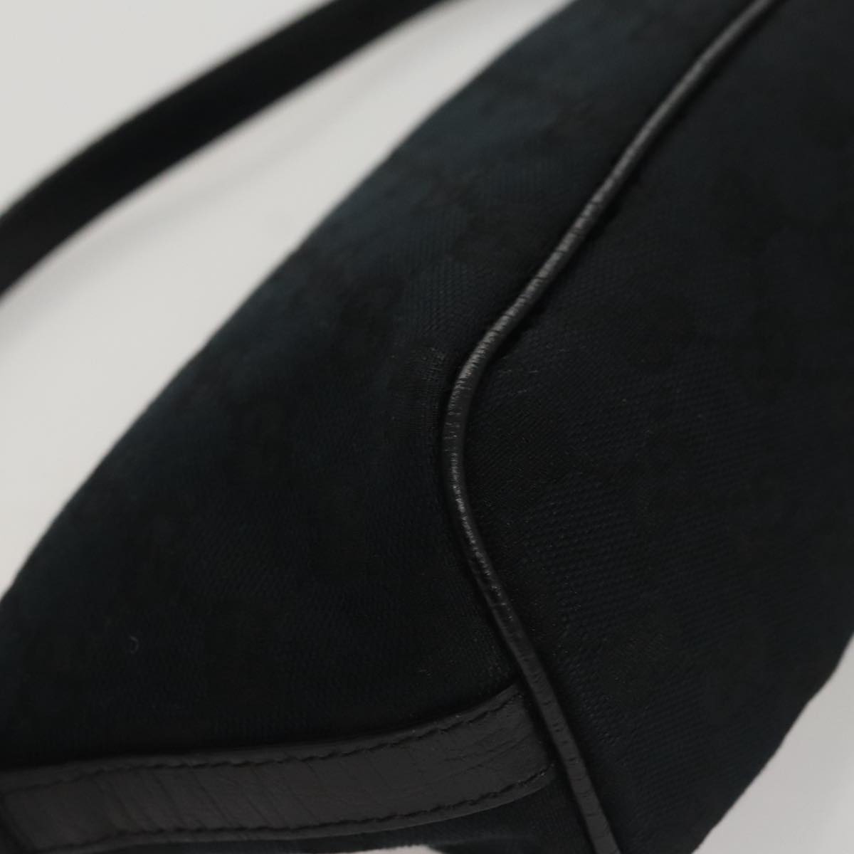 Gucci Baguette Black Canvas Clutch Bag (Pre-Owned)