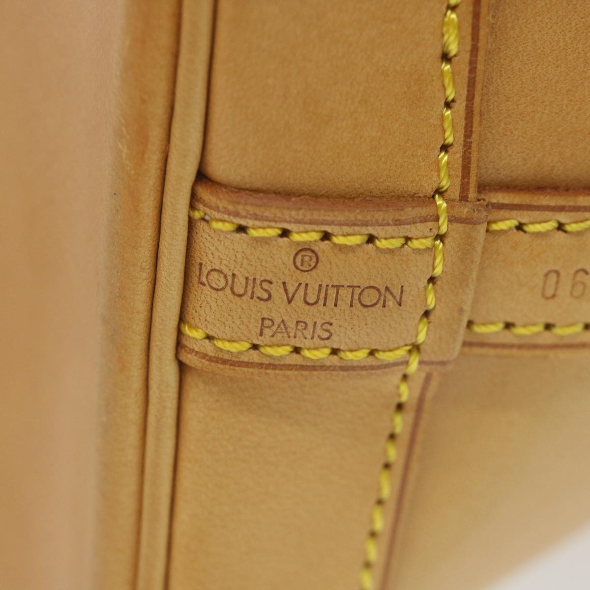 Louis Vuitton Noe Beige Leather Handbag (Pre-Owned)