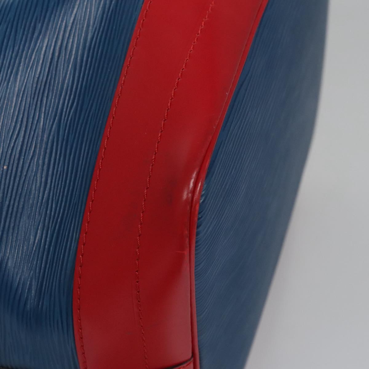Louis Vuitton Noe Blue Leather Shoulder Bag (Pre-Owned)